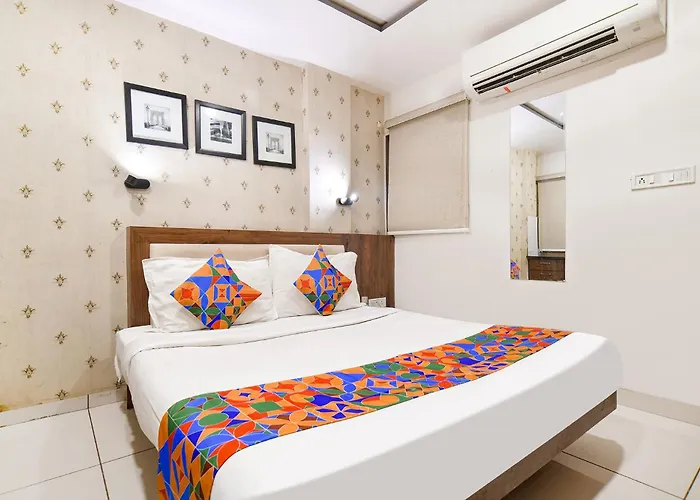 Fabhotel Shree Ram Palace